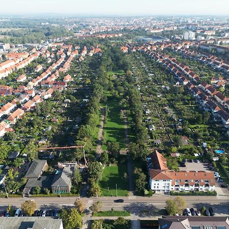 Fewo Am Park - 4P, Boxspringbett, Balkon, Smarttv, Gesundbrunnen, Familienfreundlich Halle  Bagian luar foto