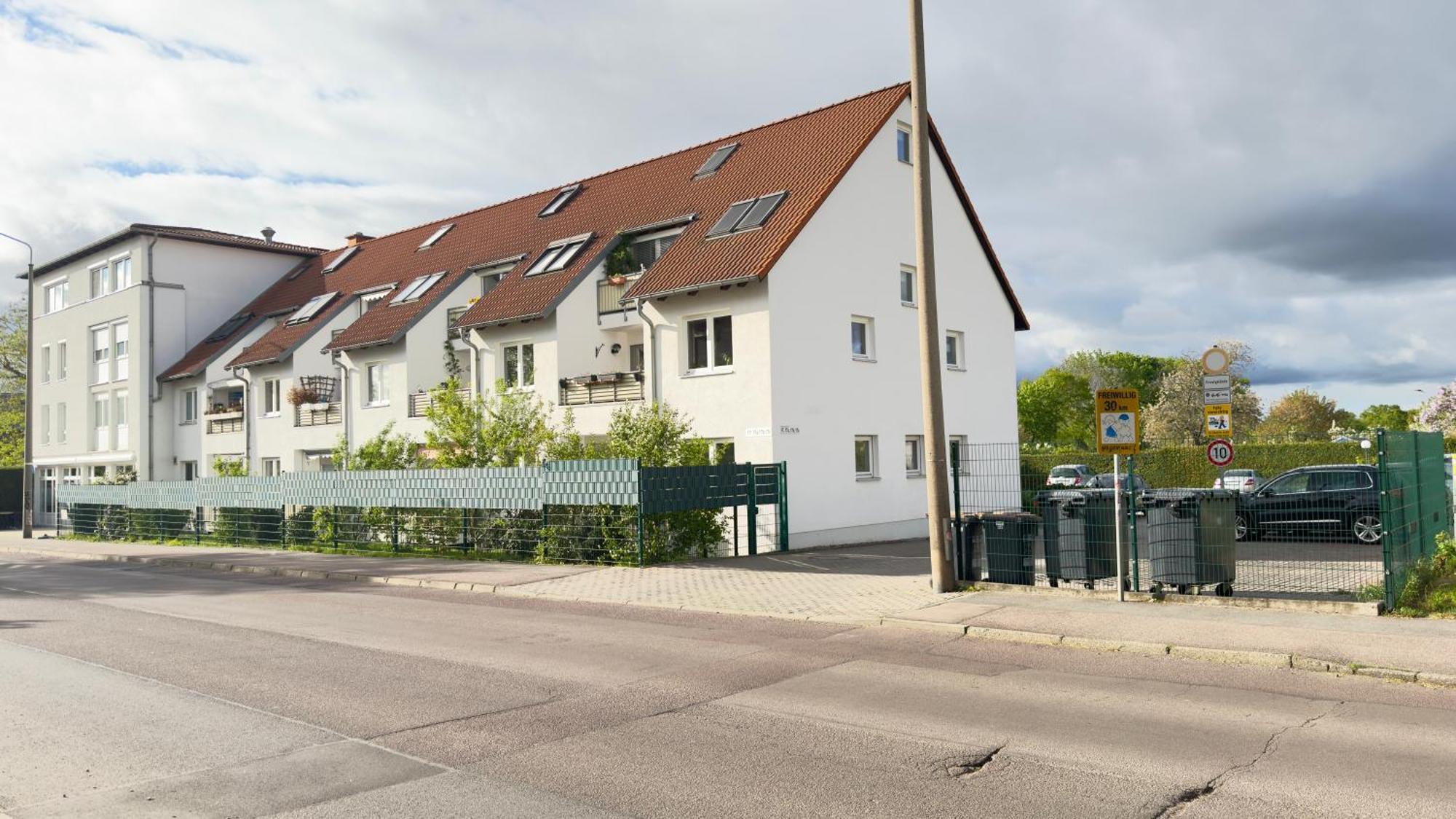 Fewo Am Park - 4P, Boxspringbett, Balkon, Smarttv, Gesundbrunnen, Familienfreundlich Halle  Bagian luar foto