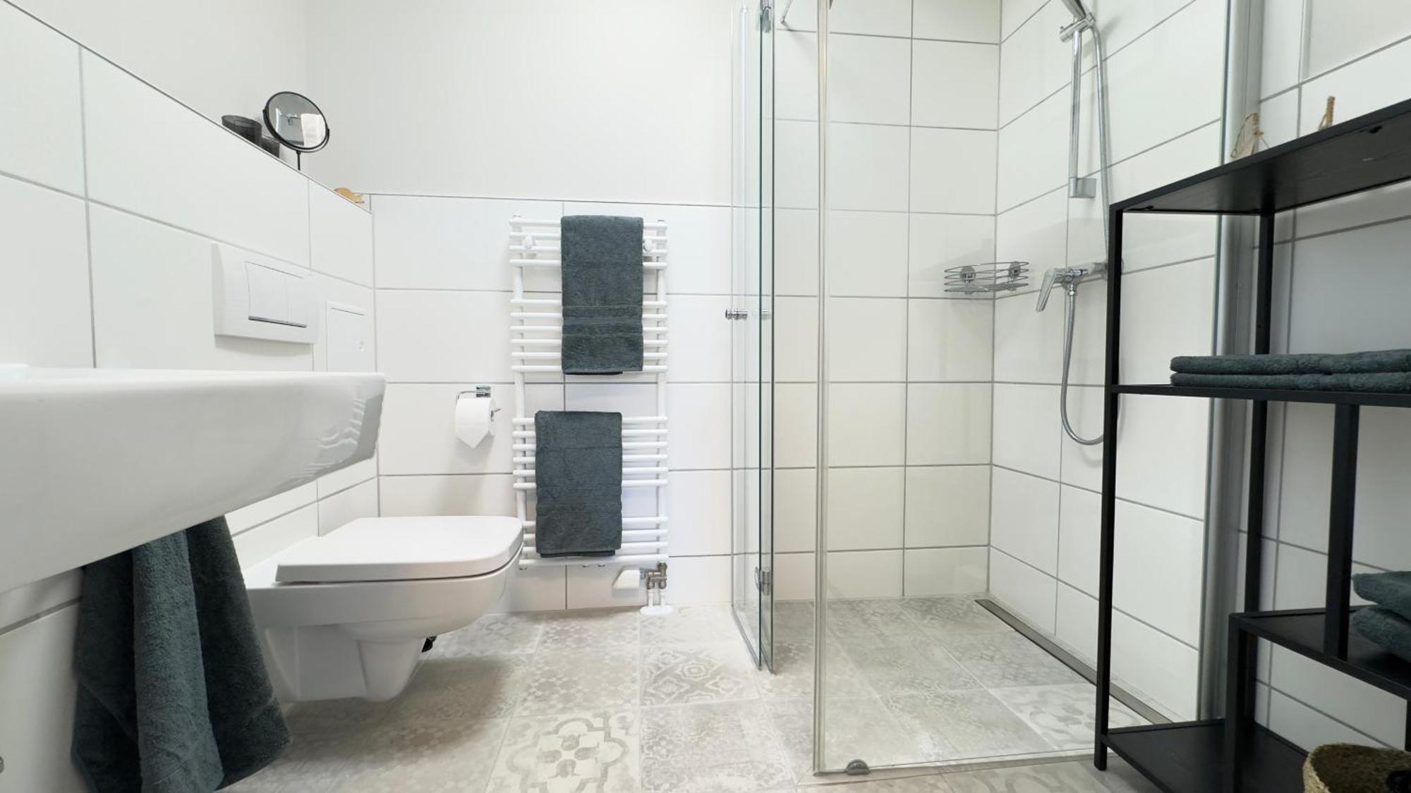 Fewo Am Park - 4P, Boxspringbett, Balkon, Smarttv, Gesundbrunnen, Familienfreundlich Halle  Bagian luar foto