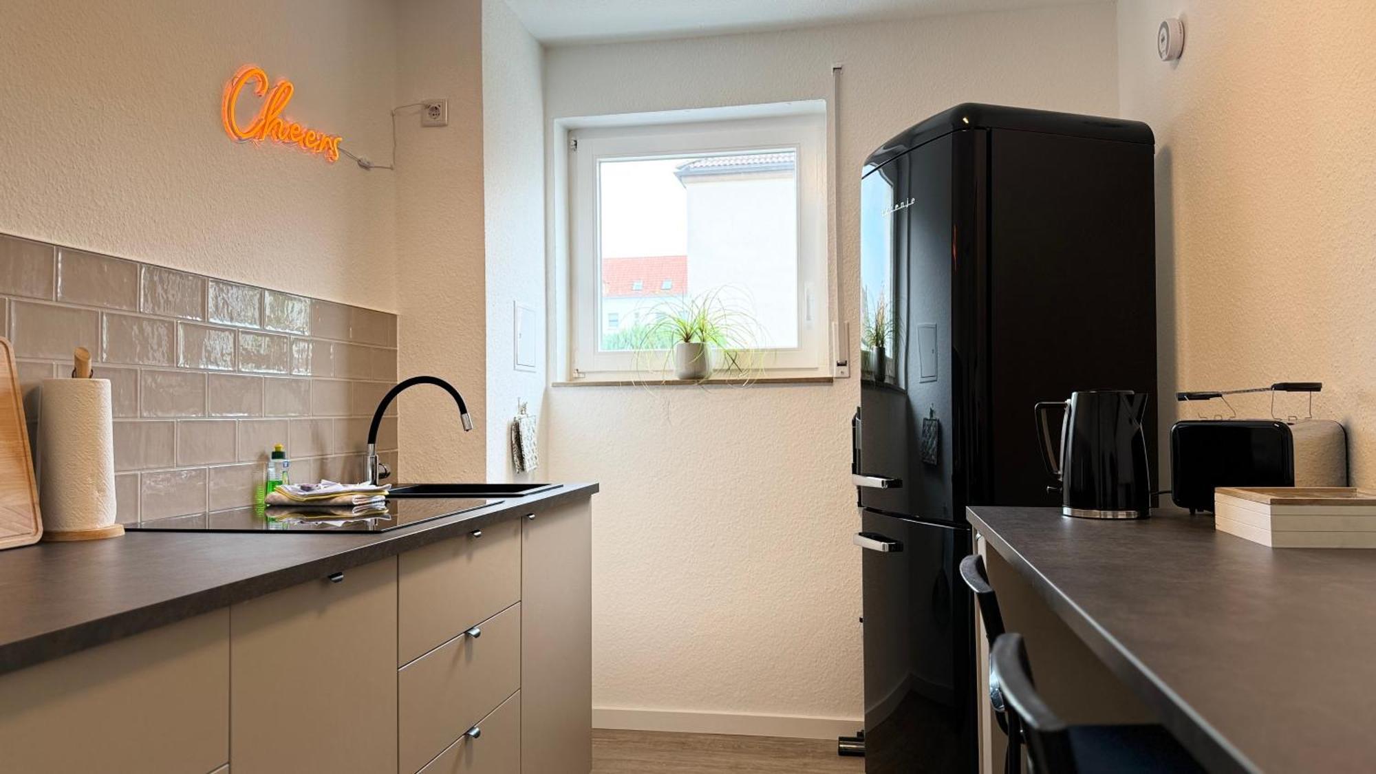 Fewo Am Park - 4P, Boxspringbett, Balkon, Smarttv, Gesundbrunnen, Familienfreundlich Halle  Bagian luar foto
